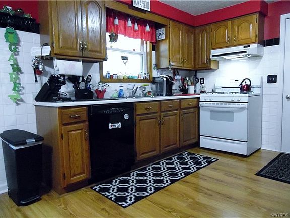 5th image of 908 Balmer Rd