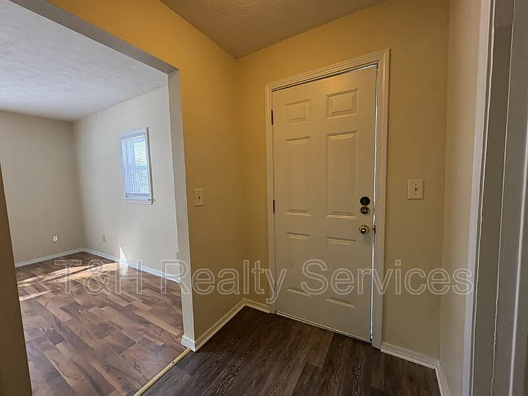 609 1/2 S Crystal St — Photo 11