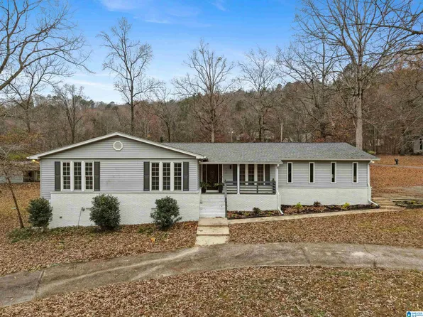 316 Waddill Dr, Rainbow City, AL 35906