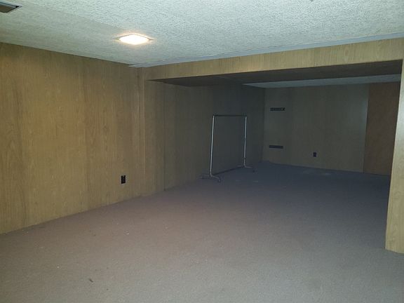 5th image of 719 Hiawatha Dr