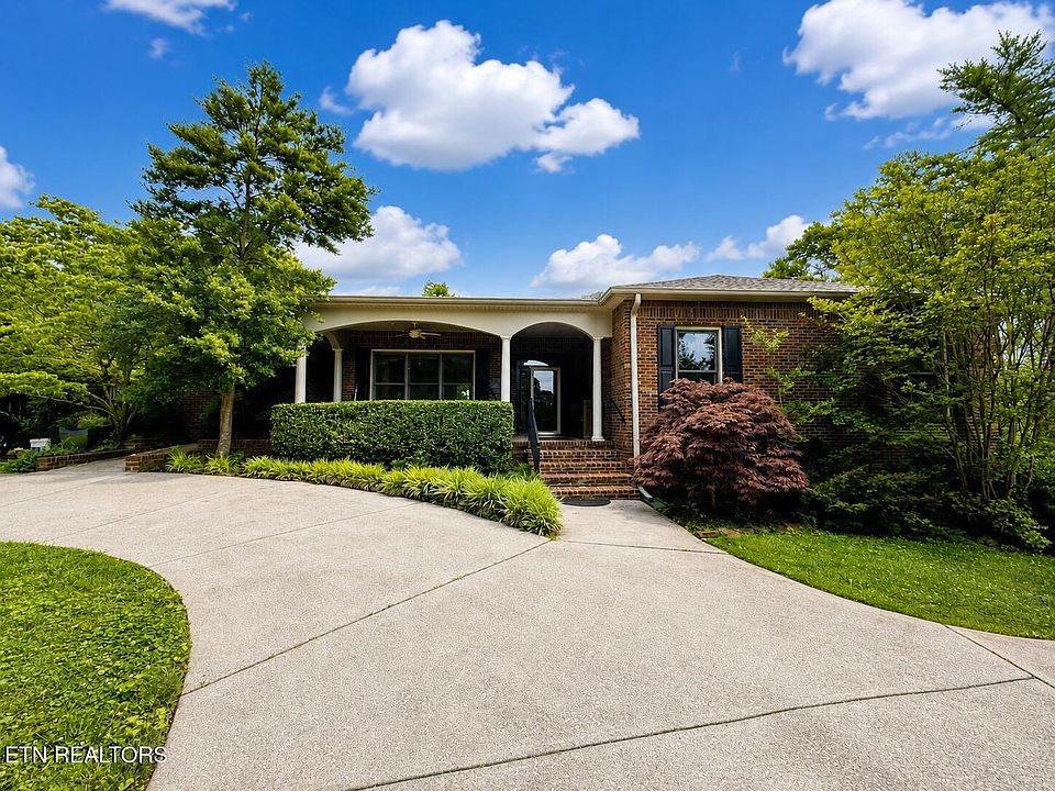 1st image of 2300 Lakemoor Dr