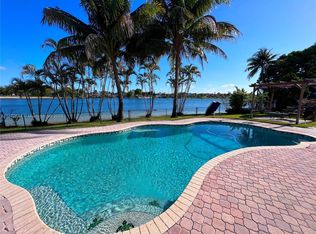 6208 NW 194th St, Hialeah, FL 33015