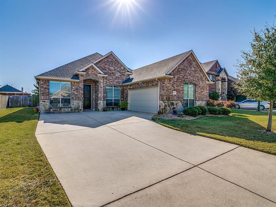1st image of 5624 Chateau Dr