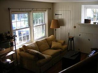 3rd image of 1220 Hillcrest Rd