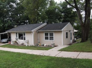 711 S Hamilton St, Lockport, IL 60441