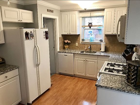 4th image of 2810 N Wilson Ave