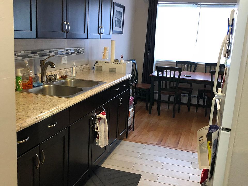 1st image of 609 Oakton St APT 3C