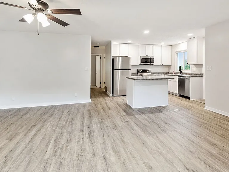 5049 Grassridge Rd — Photo 5