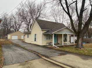 404 NW Walnut St, Grain Valley, MO 64029
