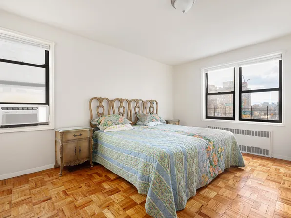 3130 Grand Concourse image 13 of 26