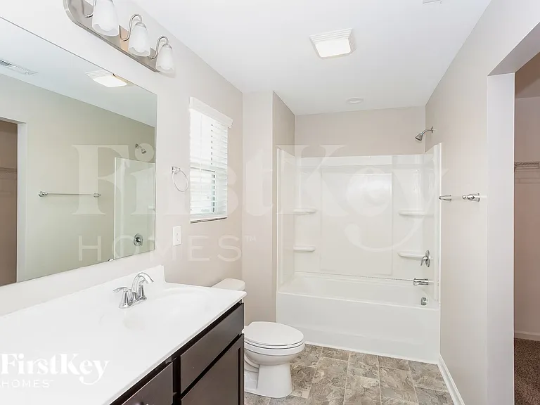 408 Gentle Bend Cv — Photo 9