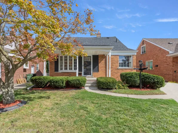 8953 Becker Ave, Allen Park, MI 48101