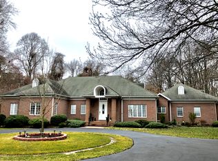 1904 Blue Waters Farm Ln, Pasadena, MD 21122