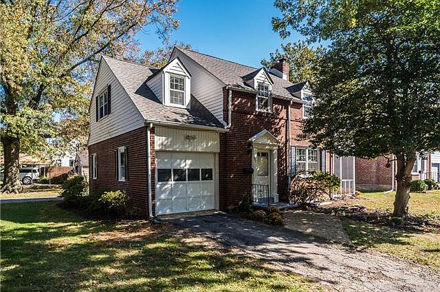 Charming 3BR/1BA brick colonial w/ BRAND NEW ROOF!