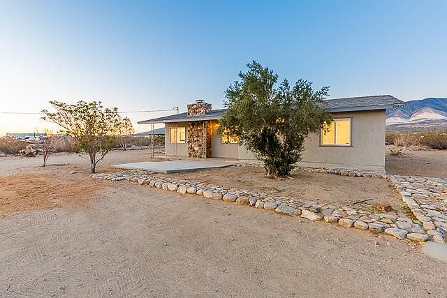 2nd image of 36425 Arroyo Rd