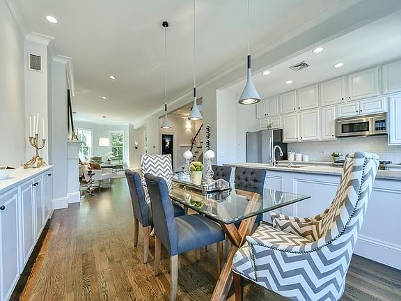 3rd image of 5 Wellington St #3