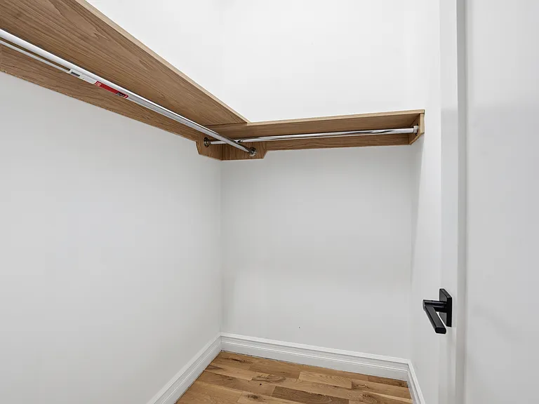 334 E 116th St #GARDEN-LEVEL — Photo 18