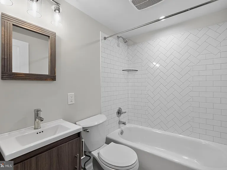 4469 Silverwood St — Photo 26