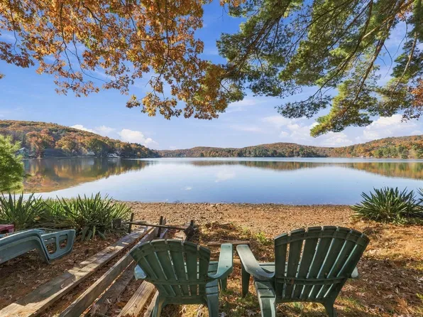 19 Lakeview Dr, Holland, MA 01521