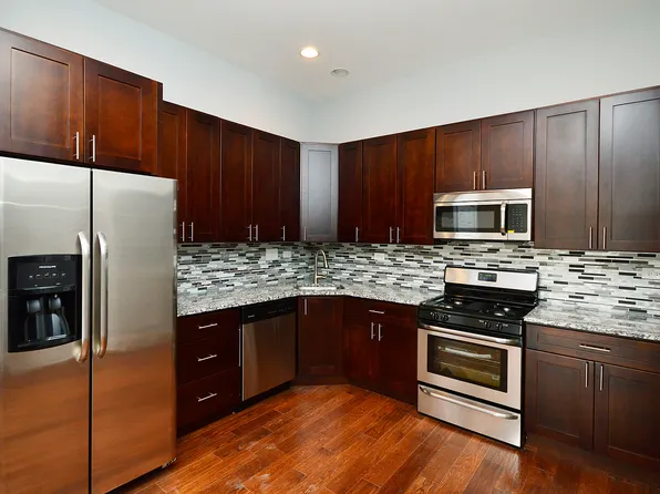 709 N Milwaukee Ave #4R, Chicago, IL 60642