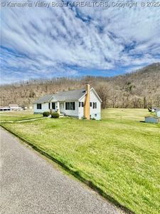 129 Riverside Dr, Madison, WV, 25130