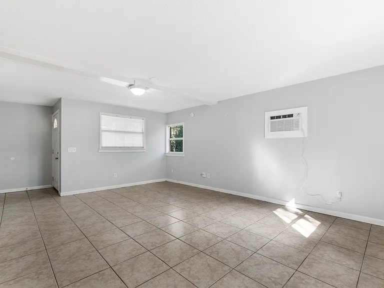 630 1/2 W Rich Ave #1 — Photo 9