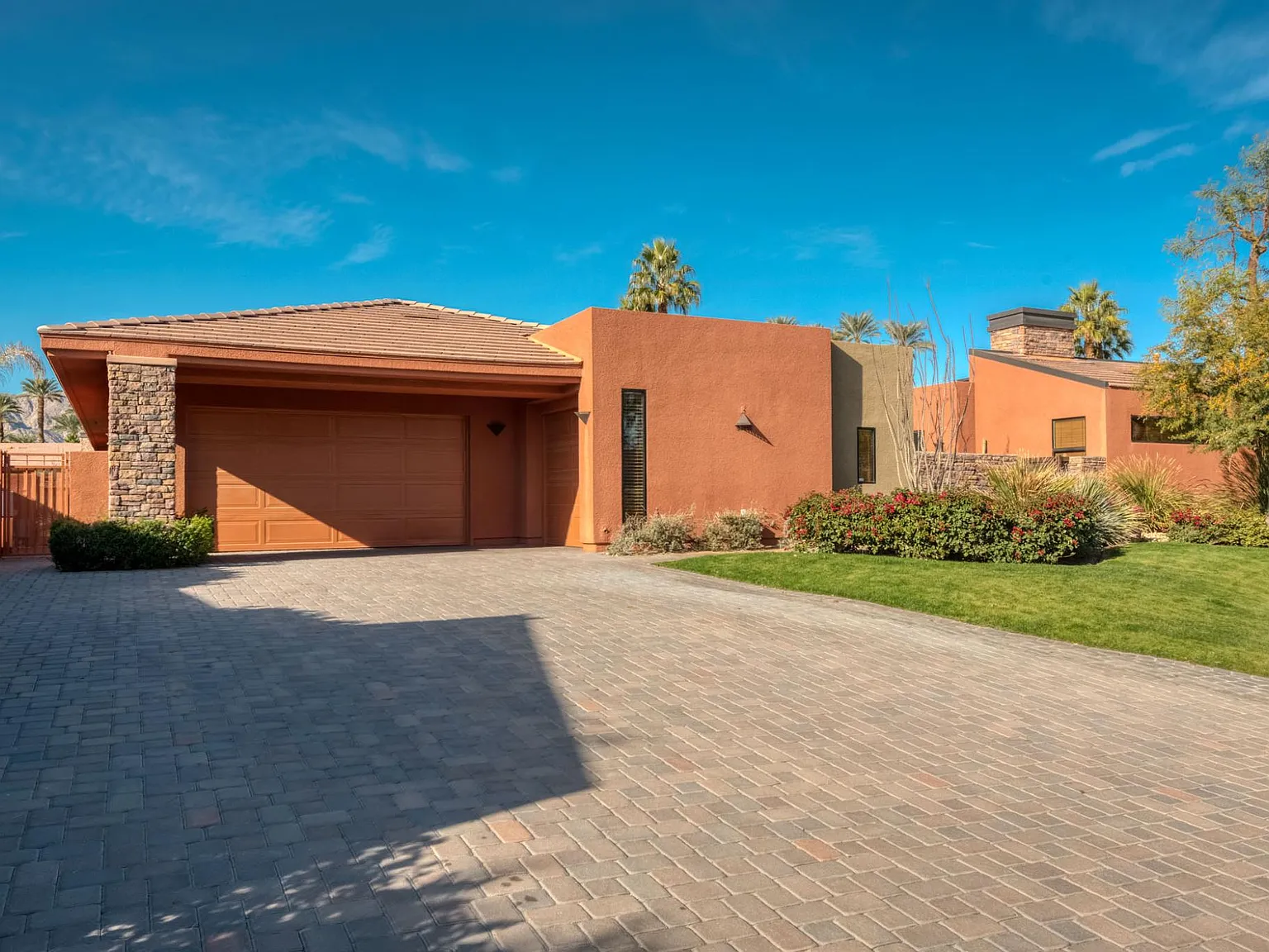 4 bed, 4.5 bath, 4513 sqft, $13,000 — Photo 2