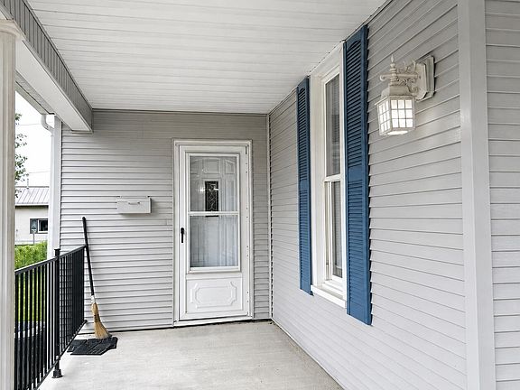 2nd image of 406 N Cherry St