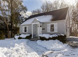 67 Elm St, Branford, CT 06405