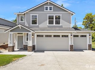 6312 Hawthorne Ter NE, Tacoma, WA