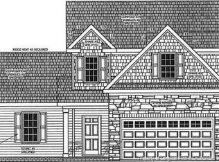 45 Raintree Ln, Spring Lake, NC 28390