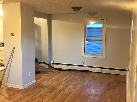 2nd image of 230 Chestnut St #B