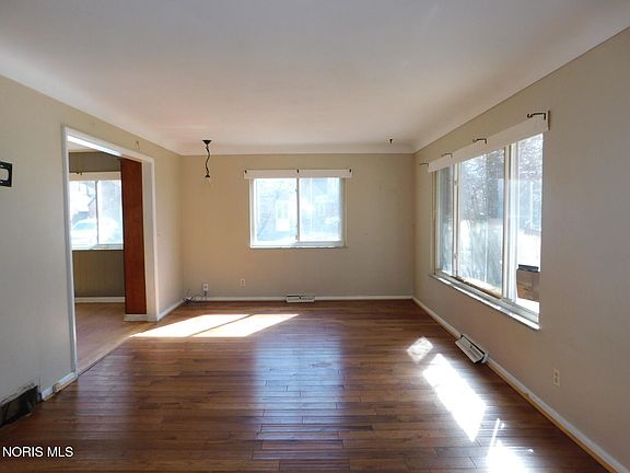 3rd image of 2702 Goddard Rd