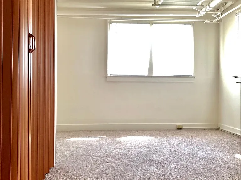 700 Spencer St — Photo 4