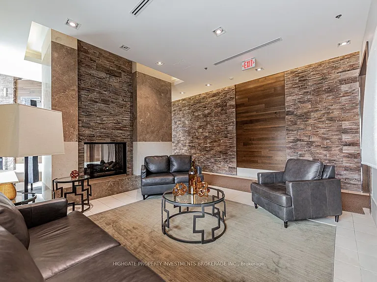 1235 Bayly St #907 — Photo 3