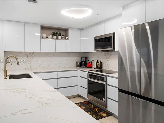 5th image of 701 Brickell Key Blvd APT 707