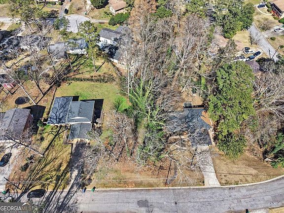 2nd image of 3498 Crown Point Pl