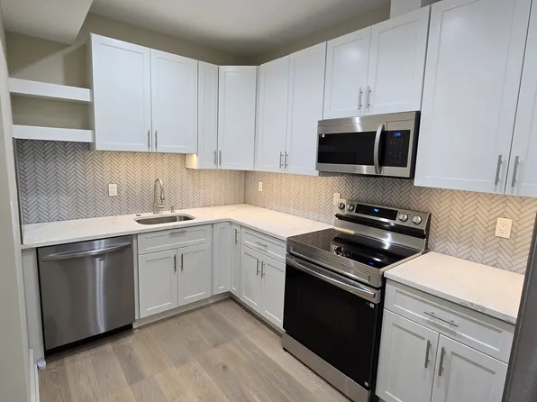 1828 Peabody Dr, Falls Church, VA 22043