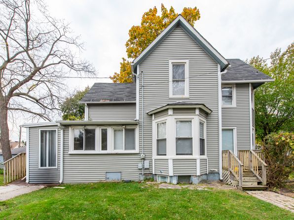 703 Center St