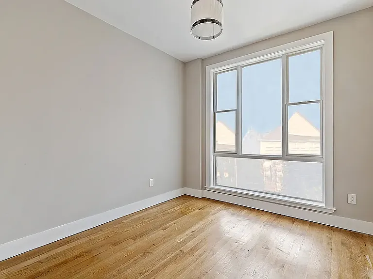 762 E 32nd St #3F — Photo 8