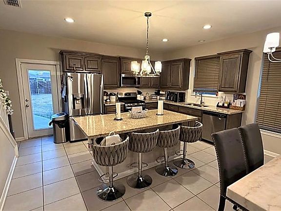 2nd image of 803 S Paseo Del Rey