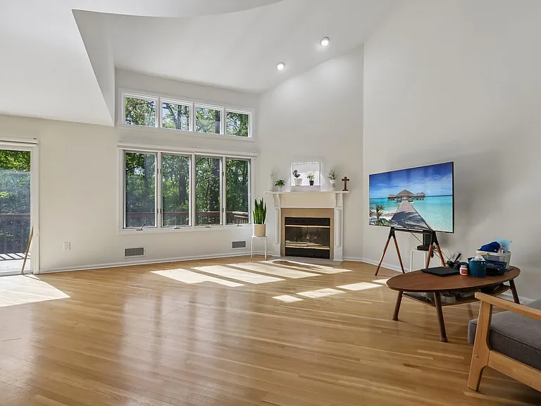 79 Lakeview Dr — Photo 15
