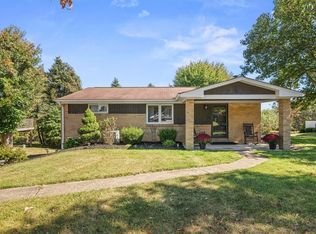 33 Norfolk Dr, Coraopolis, PA 15108