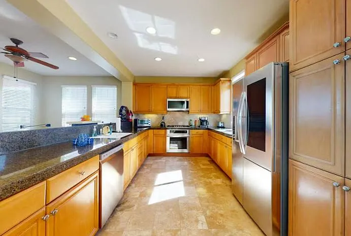 3 bed, 2.5 bath, 1850 sqft, $6,000 — Photo 4