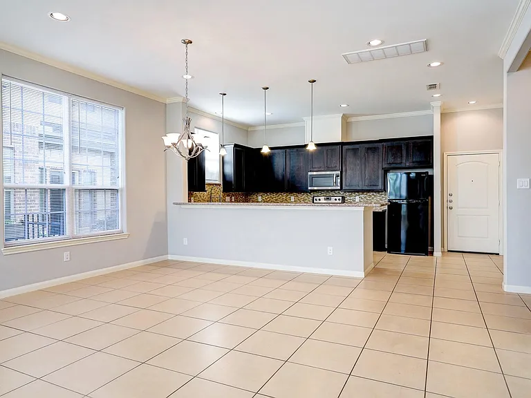 2727 Misty Heath Ln — Photo 10