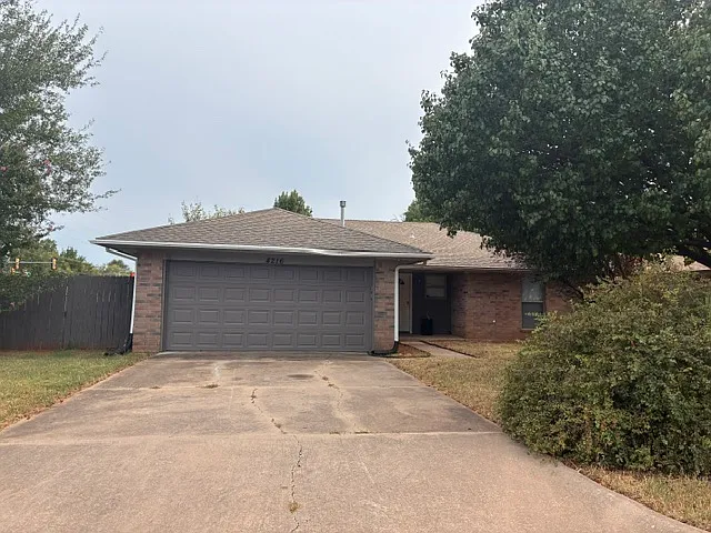 3 bed, 1096 sqft, $1,200 — Photo 1