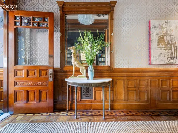 138 West 82nd Street image 2 of 39