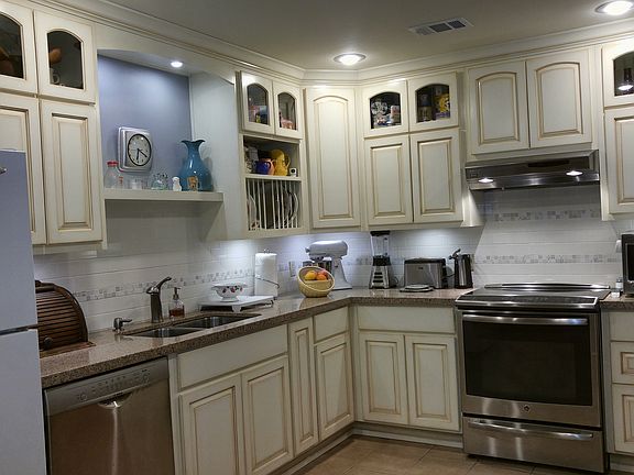 Custom Kitchen added 2015