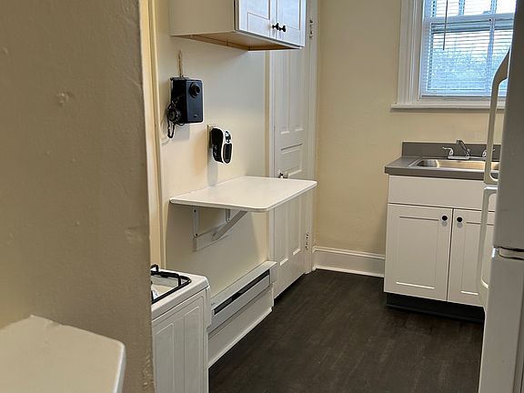 5th image of 30 E Market St APT 7
