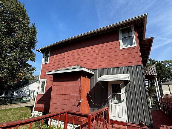 5th image of 233 S Division St